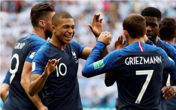法国vs澳大利亚比分（2:1）