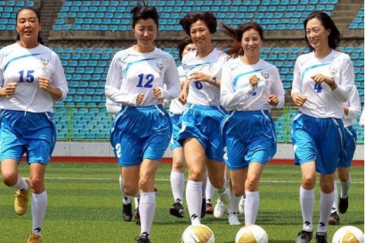 韩国女足球队队长（李玟娥）