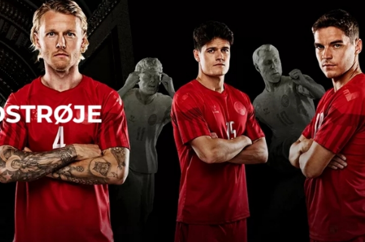 丹麦国家队球衣（主场红色及客场白色）