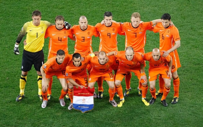 荷兰国家队阵容（荷兰国家队阵容）