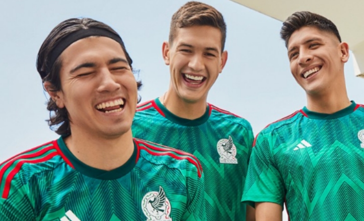 墨西哥国家队球衣（主场绿色，客场白色）