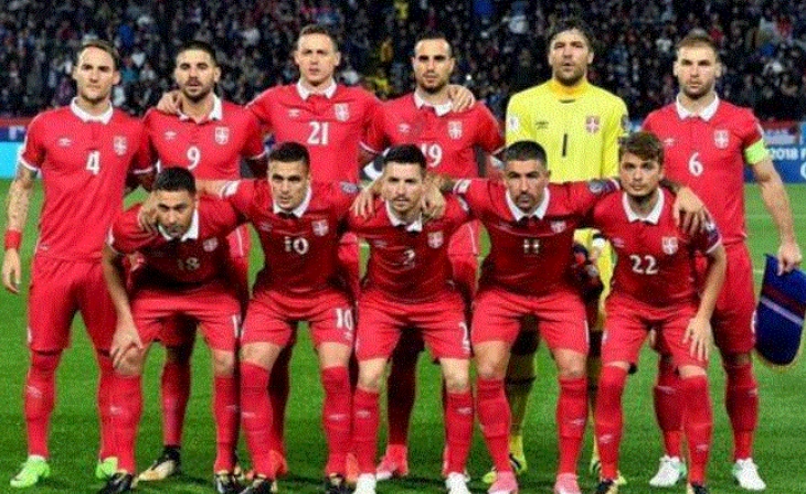 塞尔维亚国家队队徽（4个部分底色都是红色）