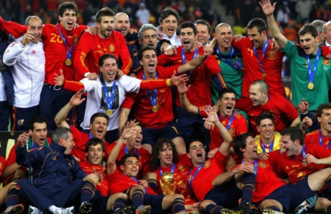 西班牙队世界杯预测滚球（滚球意思）