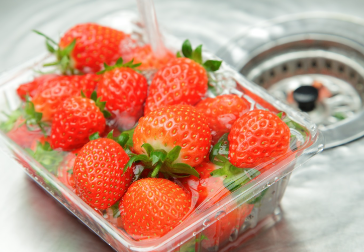 今日热闻!草莓怎么保存时间长一些 草莓放冰箱还是常温保存