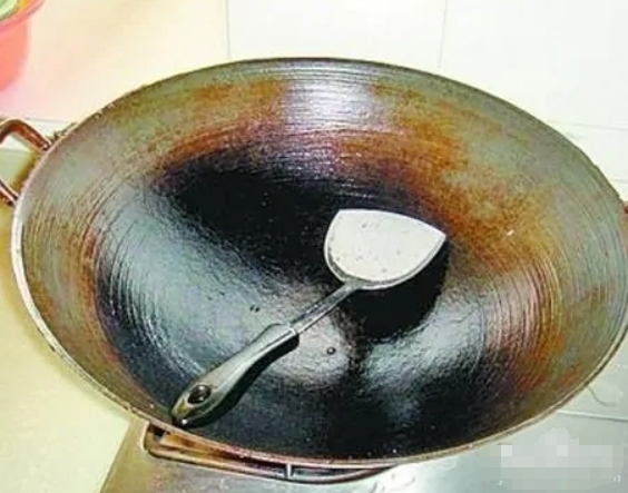 生铁锅开锅的正确方法 生铁锅为什么要开锅
