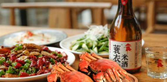 糯米酒的功效和作用 糯米酒可以和螃蟹一起吃吗