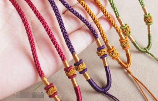 项链绳简单编法快捷上手的手工艺饰品