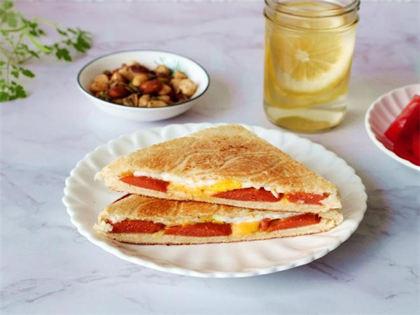 火腿三明治做法是几分钟的事情 自制早餐拥有健康生活