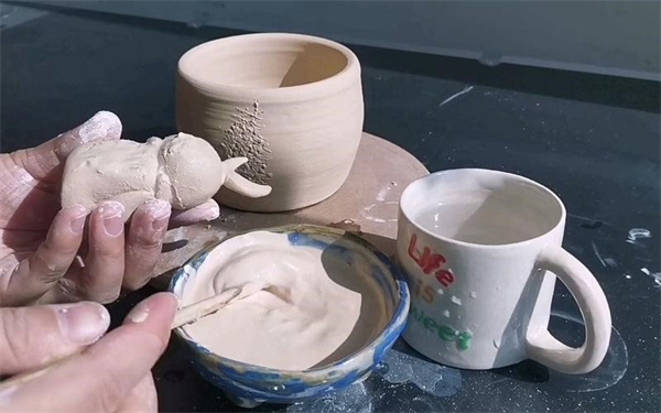简单的制作陶艺教程 让你轻松学会