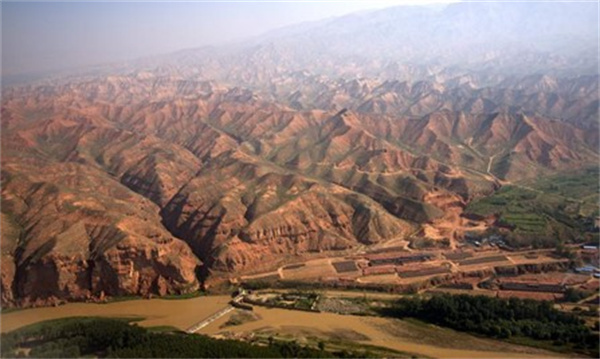 为什么我国有海拔3500米的黄土高原  是怎么形成的