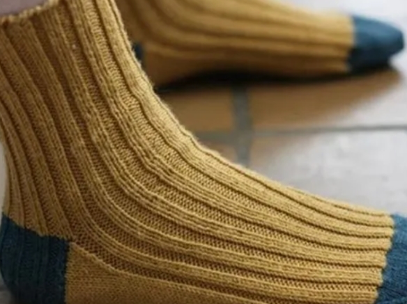 手工编织毛线袜方法 技巧轻松学会