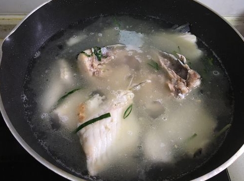 鱼汤怎么做得好吃