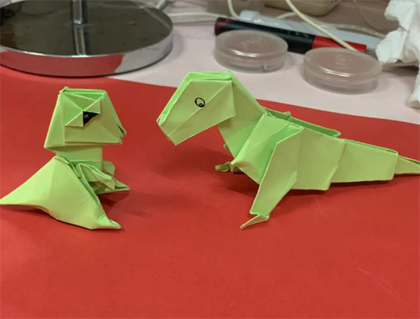 恐龙折纸—暴龙的折纸图解教程