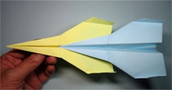 怎么折纸最快纸飞机的 详细折法步骤图解