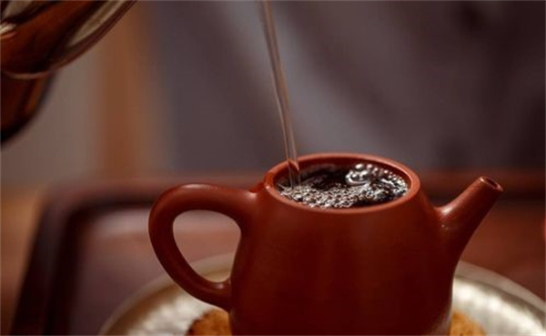 为什么用盖碗泡茶和用紫茶壶泡茶味道不一样