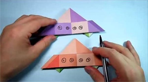 飞碟用纸怎么折