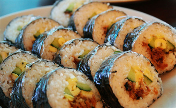 如何做鱼松花寿司