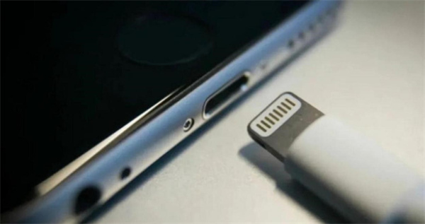 iPhone15Pro改用USBC端口 iPhone手机充电发烫是什么原因