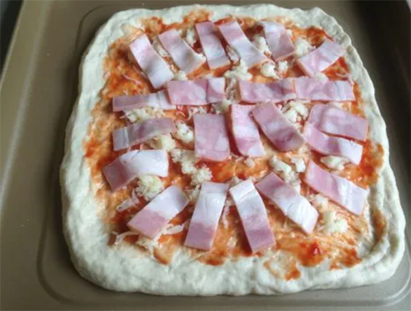 培根披萨的做法