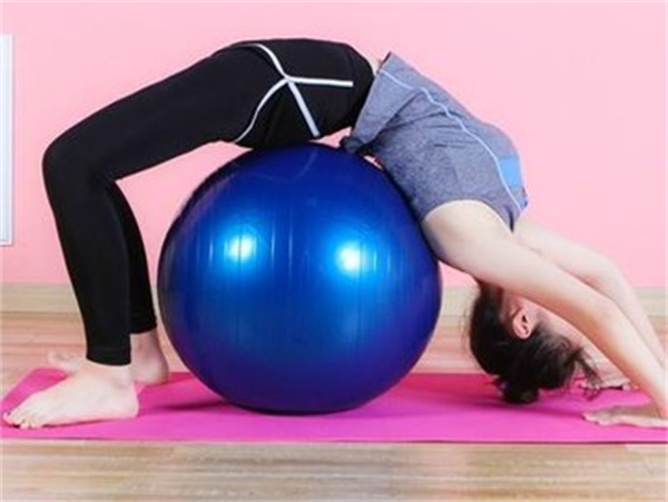 瑜伽球减肥有用吗  瑜伽球怎么减肚子