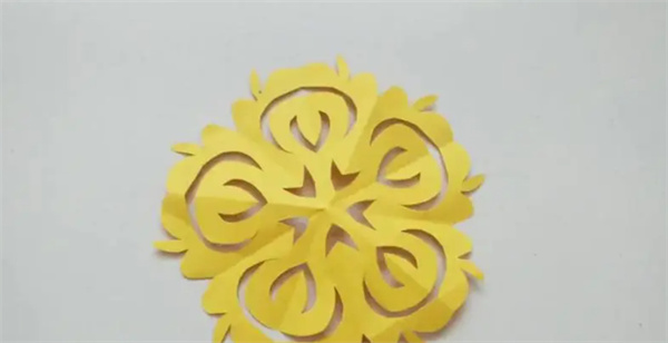 八种窗花剪纸图案 手工制作窗花的剪纸方法