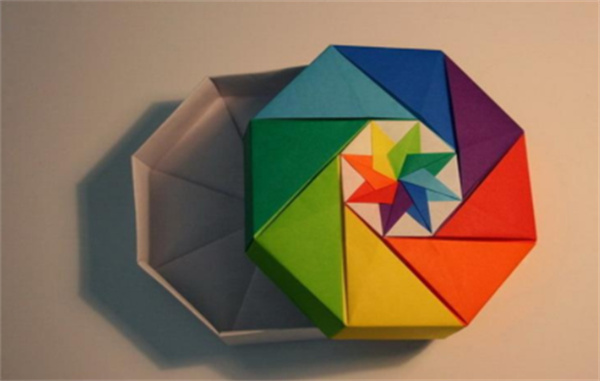 八边形礼品盒的折法 折纸精美礼品盒步骤图解