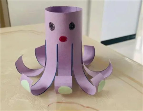 可爱章鱼风铃怎么做 卷纸芯制作小章鱼风铃