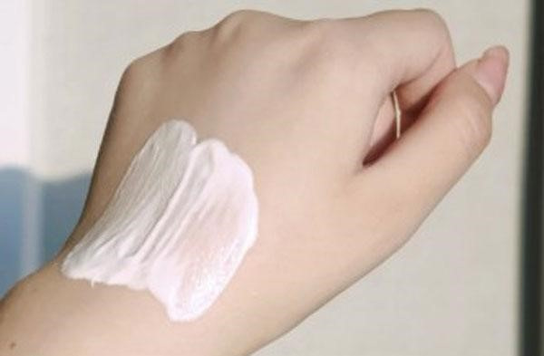 美白身体乳的使用方法 美白身体乳可以涂脸上吗