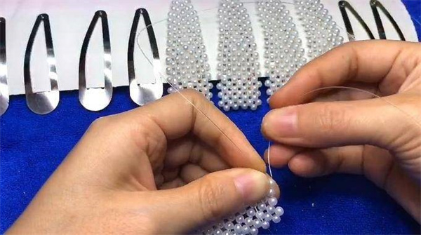 怎么做串珠发夹的方法 手工制作串珠发饰教程