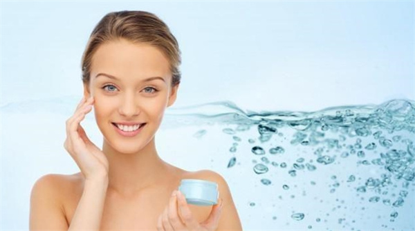 爽肤水是不是化妆水 爽肤水有补水的作用吗