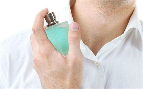 男士怎么用香水 男士香水使用技巧