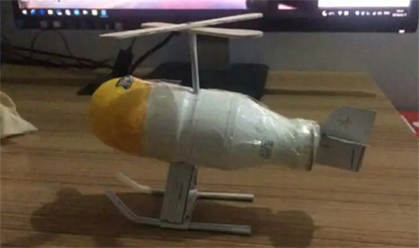 怎么制作直升飞机模型 牛奶瓶手工制作直升飞机