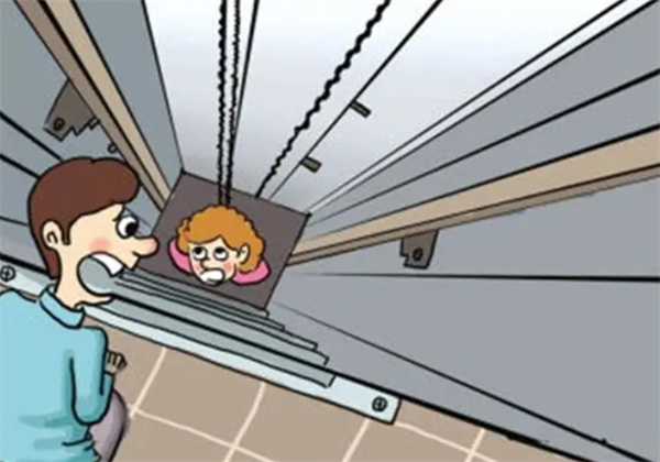 电梯失控急速下坠 人在落地前跳起能不能自救 为什么 