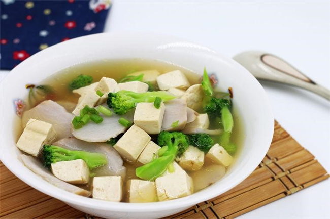 芋艿豆腐汤的做法