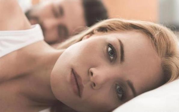分床睡会影响夫妻感情吗 夫妻分床对婚姻的危害