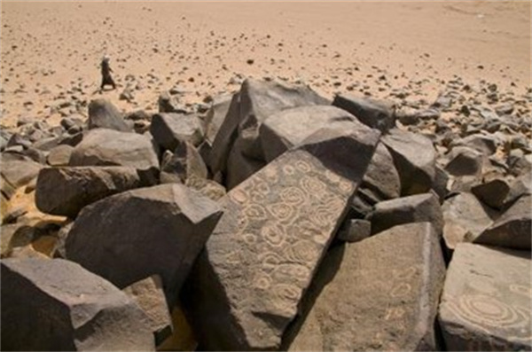 撒哈拉沙漠腹地长达数公里的岩画真的是外星人留下的吗 为什么