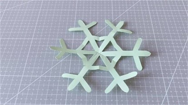 怎么剪纸雪花的基本折法和剪法图解教程