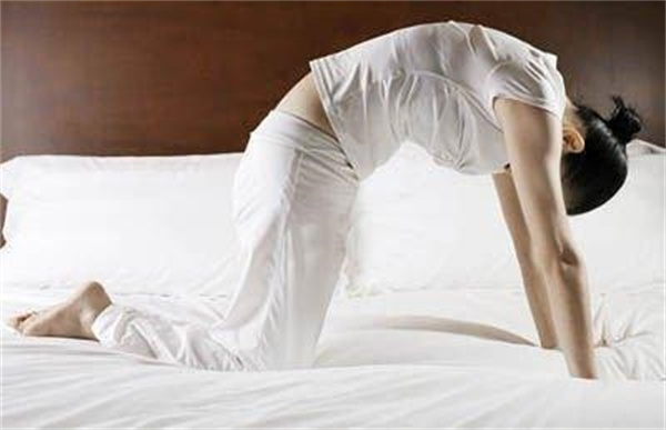 睡前瑜伽助你健康生活需要什么可以苗条又瘦身