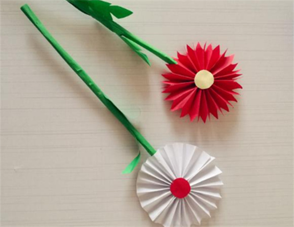 怎么用卡纸做花图解 卡纸手工制作花朵教程