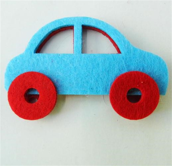 怎么做布艺小汽车玩具 不织布手工制玩具车