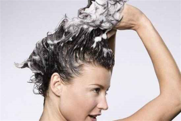 染发后用什么洗发水