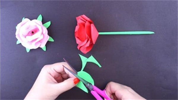 怎么简单做玫瑰花方法 手工制作纸玫瑰图解