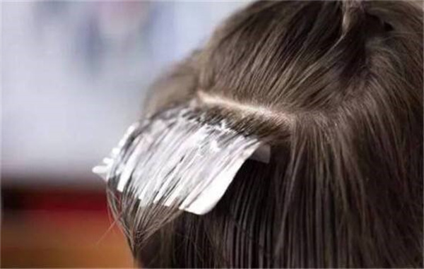 软化头发是什么意思 软化头发的药水叫什么