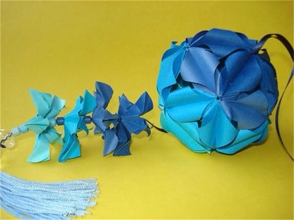 手工折纸花球作品 四个纸花球图片欣赏