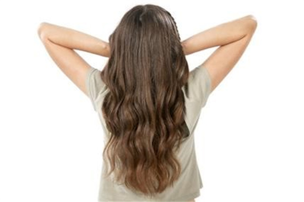 染发后多久可以烫发 染发后多久可以拉直头发