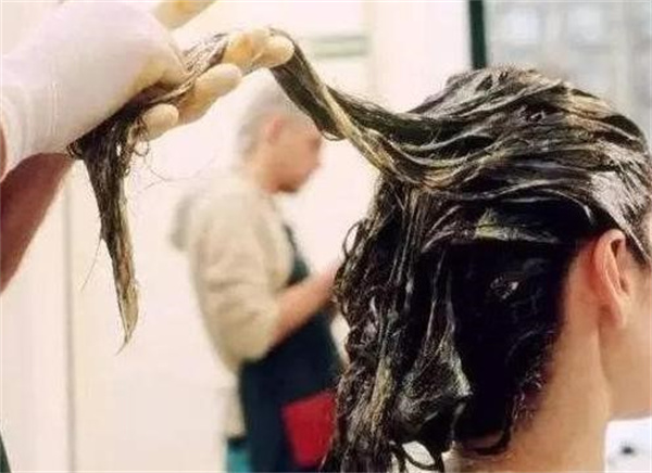 染发用干发还是湿发 染头发前需要洗头发吗
