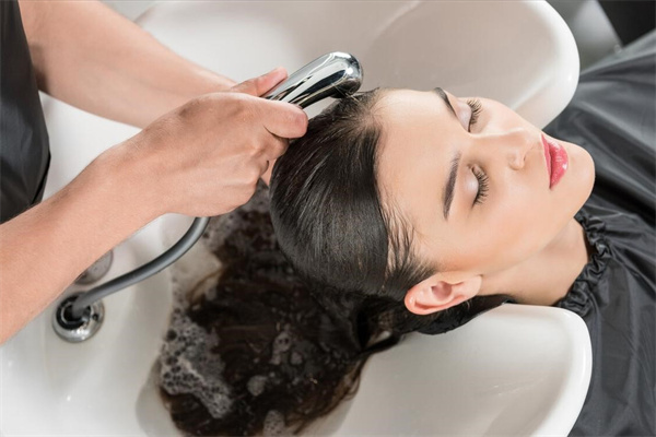 头发的日常保养与护理 如何正确选择洗发产品