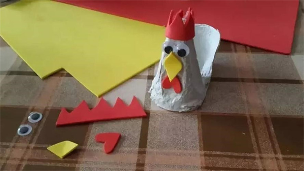 怎么做卡纸大公鸡图片 幼儿园大公鸡手工制作