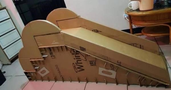 怎么做简易滑梯的方法 废纸箱做家庭滑梯玩具