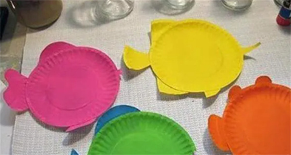 怎么做餐盘小鱼的方法 幼儿餐盘手工制作小鱼